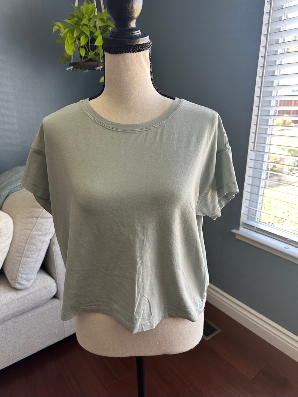 Lululemon Cates Tee.   Size 8